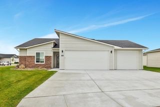 1013 W Long Path, Goddard, KS 67052