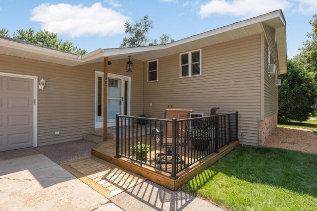 1307 17th Street W, Hastings, MN 55033