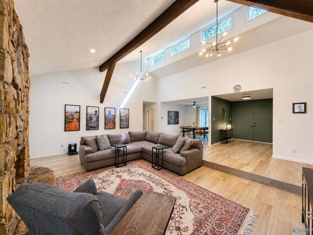 1601 Eastwood Drive SE, Decatur, AL 35601