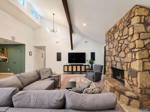 1601 Eastwood Drive SE, Decatur, AL 35601