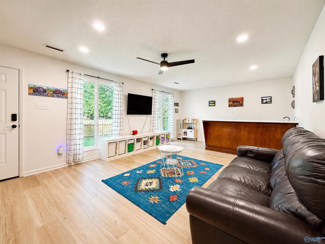 1601 Eastwood Drive SE, Decatur, AL 35601