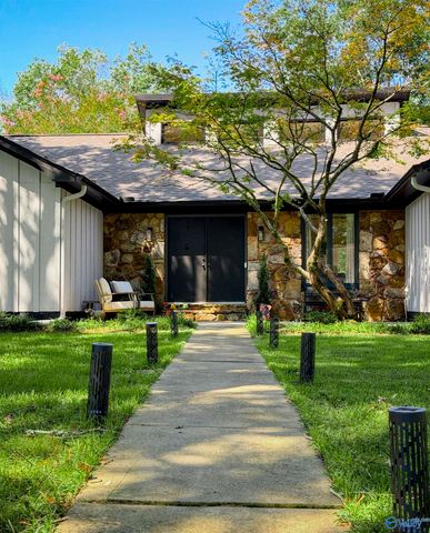 1601 Eastwood Drive SE, Decatur, AL 35601