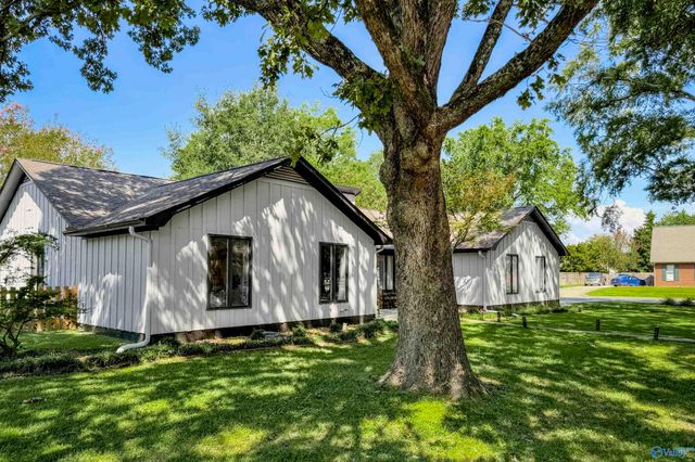 1601 Eastwood Drive SE, Decatur, AL 35601