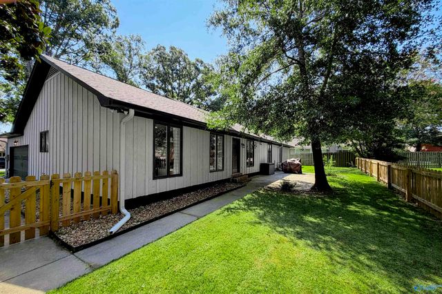 1601 Eastwood Drive SE, Decatur, AL 35601
