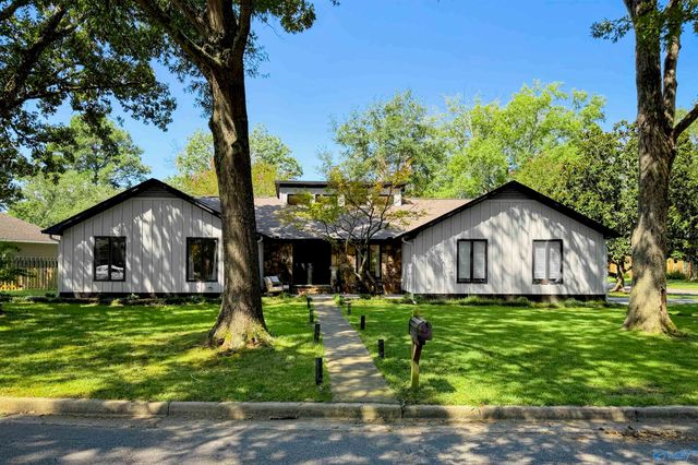 1601 Eastwood Drive SE, Decatur, AL 35601