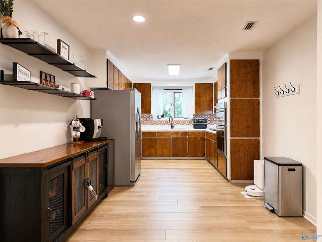 1601 Eastwood Drive SE, Decatur, AL 35601