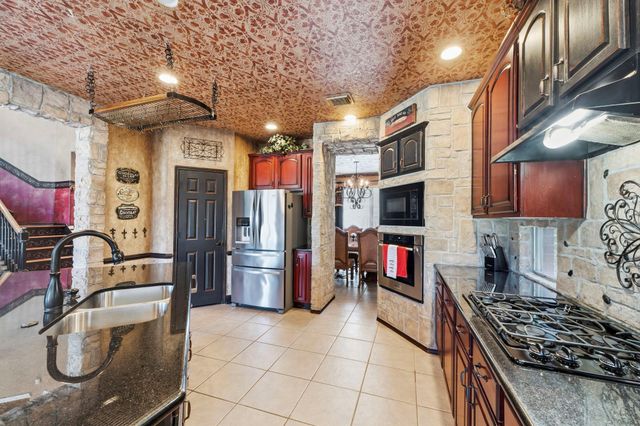 11823 Canyon Mills Drive, Houston, TX 77095