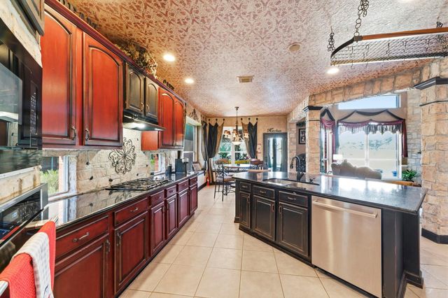 11823 Canyon Mills Drive, Houston, TX 77095