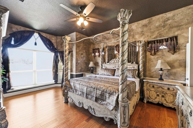 11823 Canyon Mills Drive, Houston, TX 77095