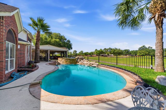 11823 Canyon Mills Drive, Houston, TX 77095