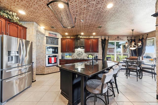 11823 Canyon Mills Drive, Houston, TX 77095