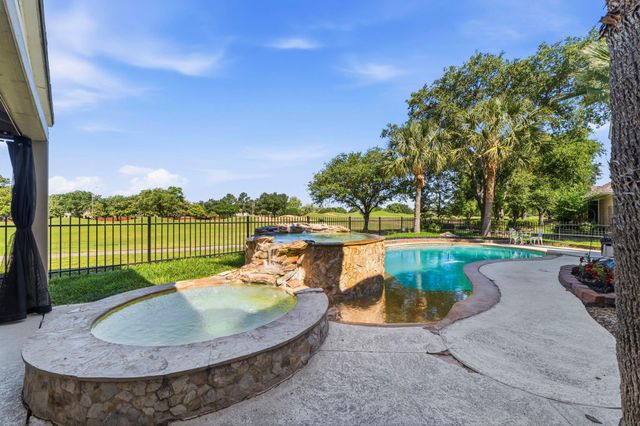 11823 Canyon Mills Drive, Houston, TX 77095