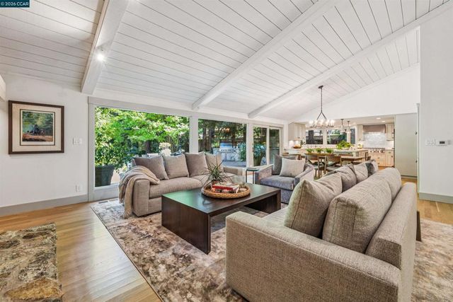 39 Comistas Ct, Walnut Creek, CA 94598