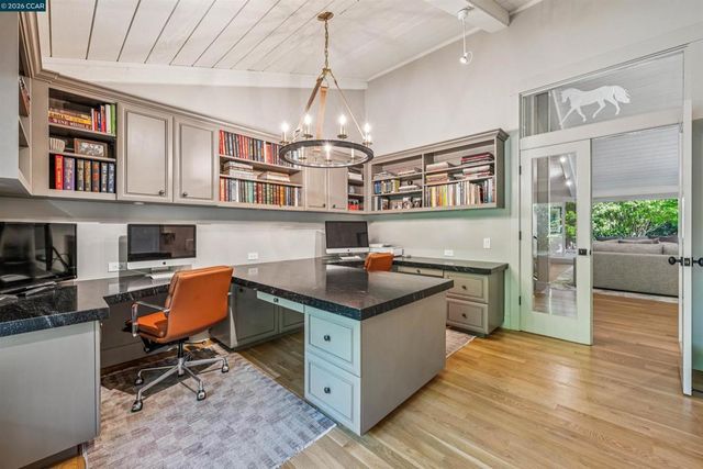 39 Comistas Ct, Walnut Creek, CA 94598