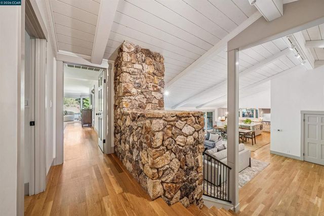 39 Comistas Ct, Walnut Creek, CA 94598