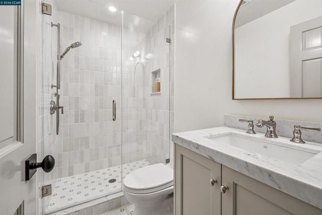 39 Comistas Ct, Walnut Creek, CA 94598