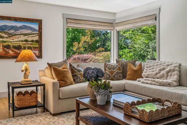39 Comistas Ct, Walnut Creek, CA 94598
