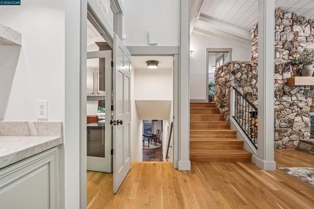 39 Comistas Ct, Walnut Creek, CA 94598