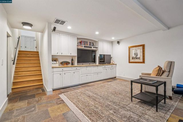 39 Comistas Ct, Walnut Creek, CA 94598