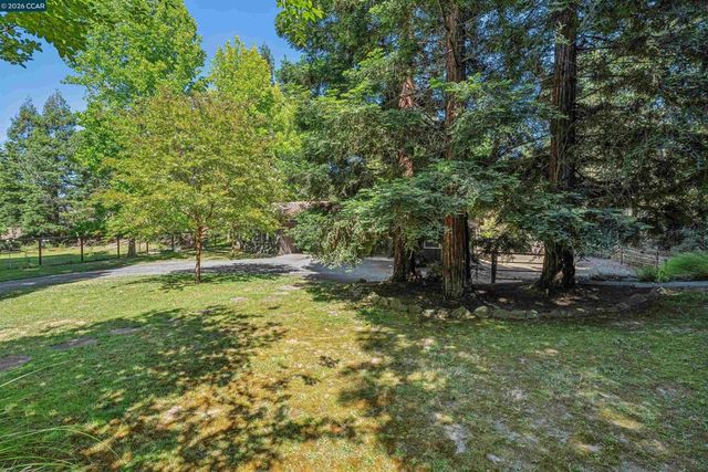 39 Comistas Ct, Walnut Creek, CA 94598