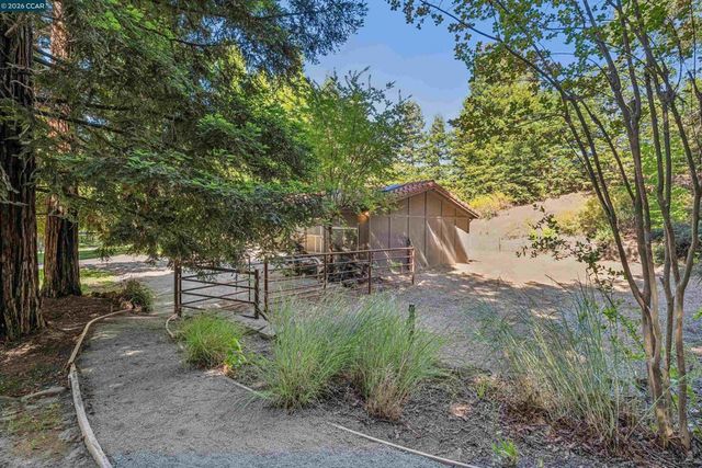 39 Comistas Ct, Walnut Creek, CA 94598