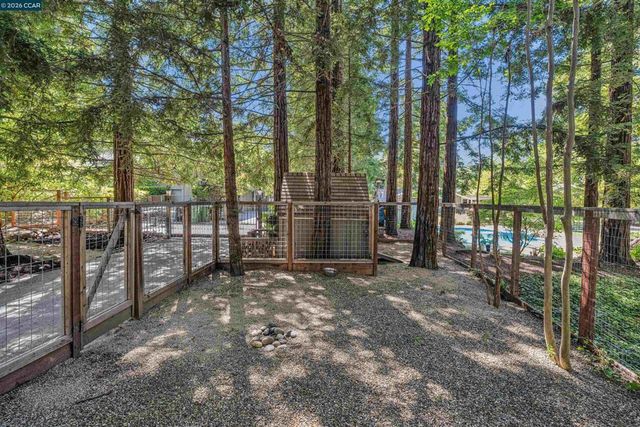 39 Comistas Ct, Walnut Creek, CA 94598