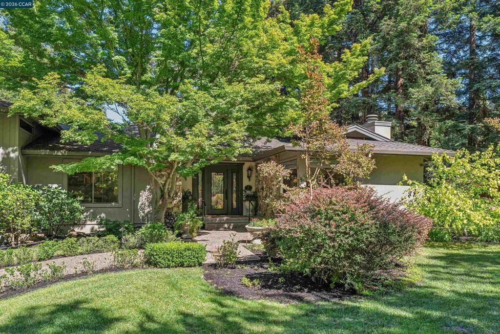 Image 1 of property listing at 39 Comistas Ct, Walnut Creek, CA 94598