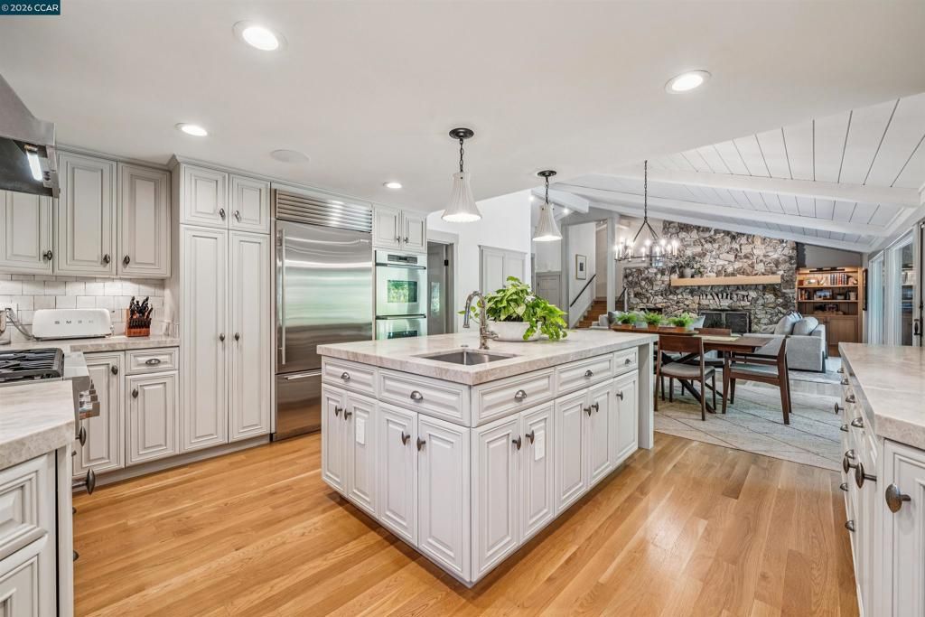 Image 12 of property listing at 39 Comistas Ct, Walnut Creek, CA 94598