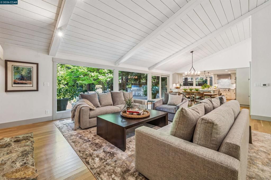 Image 20 of property listing at 39 Comistas Ct, Walnut Creek, CA 94598