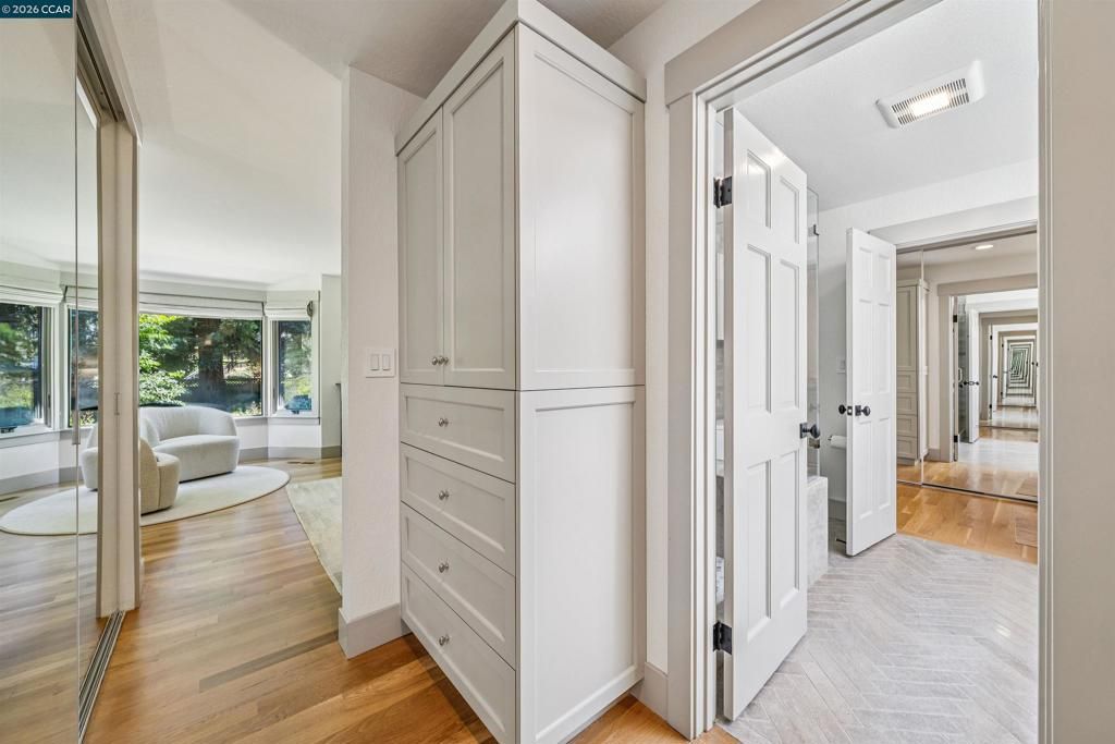Image 33 of property listing at 39 Comistas Ct, Walnut Creek, CA 94598
