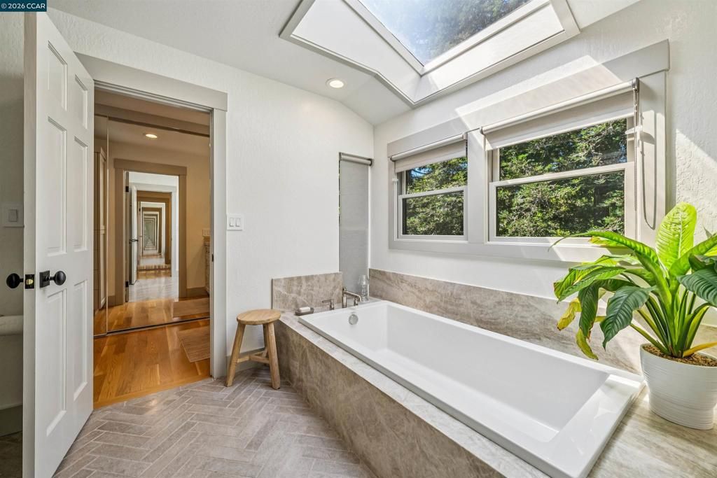 Image 34 of property listing at 39 Comistas Ct, Walnut Creek, CA 94598