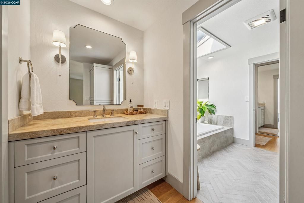 Image 37 of property listing at 39 Comistas Ct, Walnut Creek, CA 94598