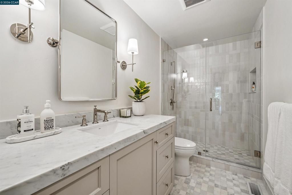 Image 46 of property listing at 39 Comistas Ct, Walnut Creek, CA 94598