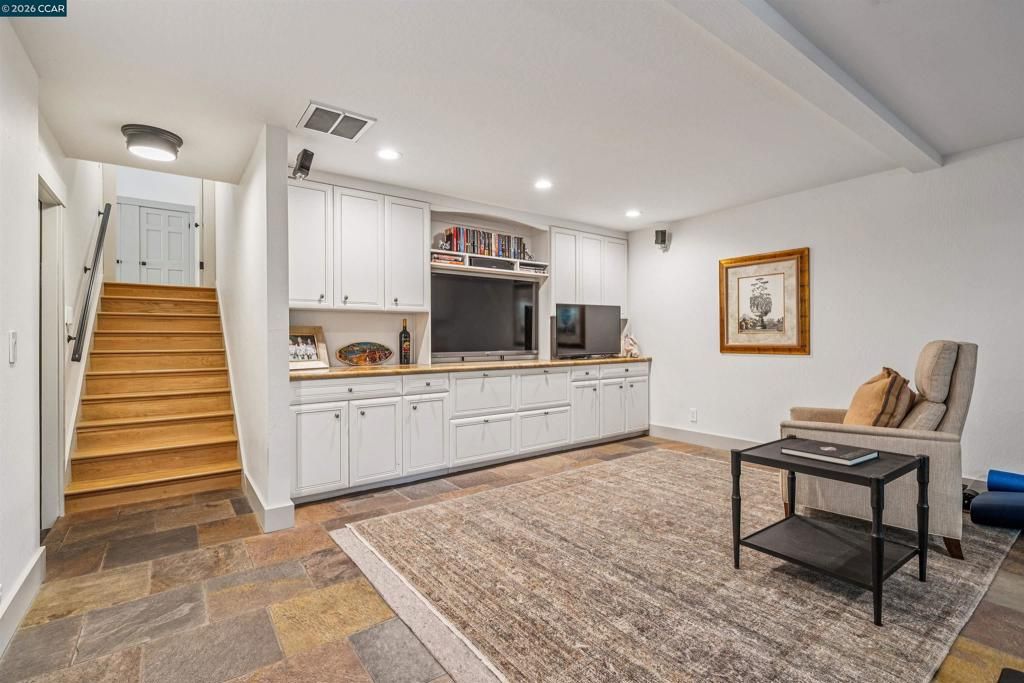 Image 52 of property listing at 39 Comistas Ct, Walnut Creek, CA 94598