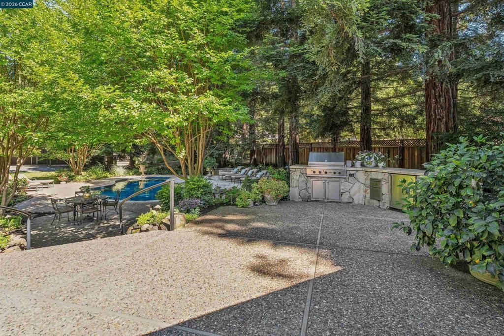Image 53 of property listing at 39 Comistas Ct, Walnut Creek, CA 94598