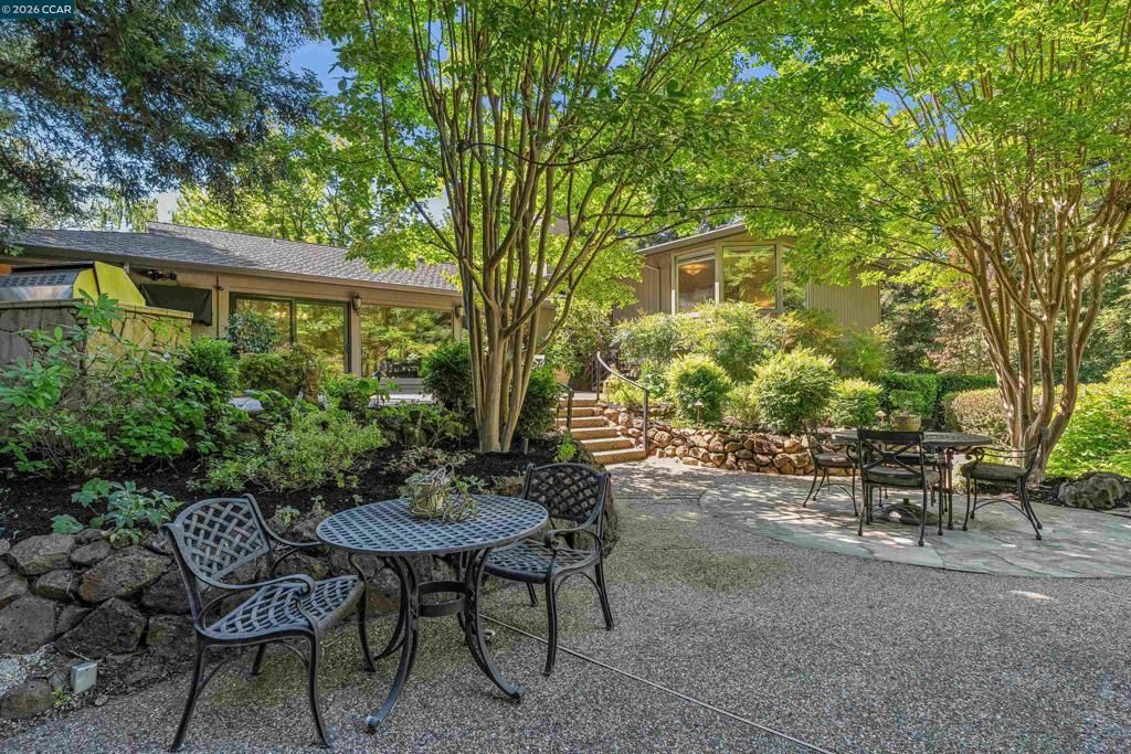 Image 54 of property listing at 39 Comistas Ct, Walnut Creek, CA 94598