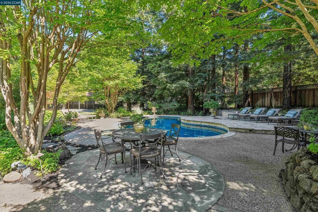 Image 55 of property listing at 39 Comistas Ct, Walnut Creek, CA 94598