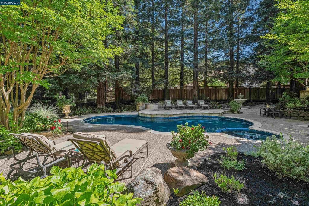 Image 58 of property listing at 39 Comistas Ct, Walnut Creek, CA 94598