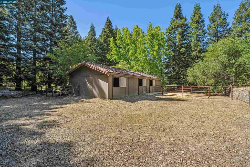 Image 65 of property listing at 39 Comistas Ct, Walnut Creek, CA 94598