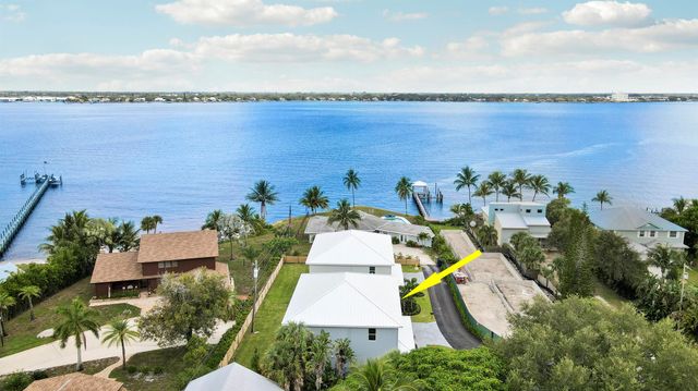 1023 NE Orange Avenue, Jensen Beach, FL 34957