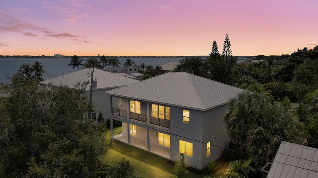 1023 NE Orange Avenue, Jensen Beach, FL 34957