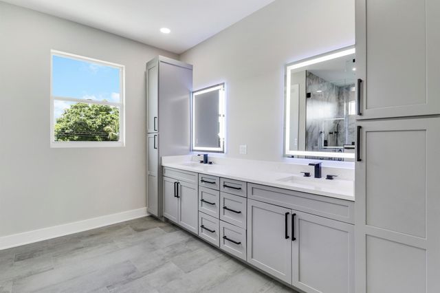 1023 NE Orange Avenue, Jensen Beach, FL 34957