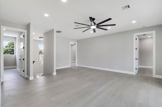 1023 NE Orange Avenue, Jensen Beach, FL 34957