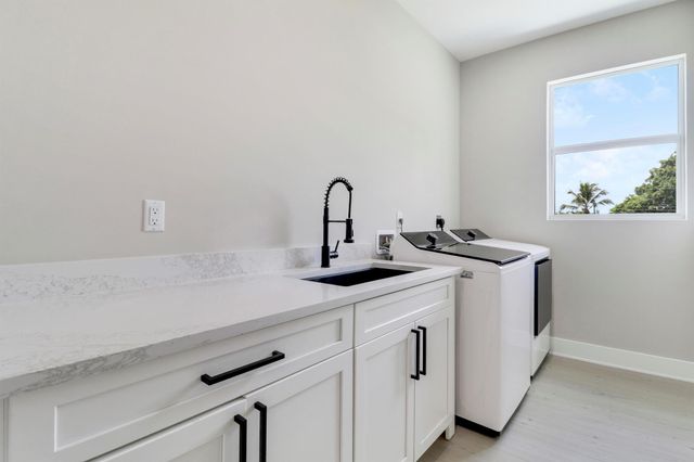 1023 NE Orange Avenue, Jensen Beach, FL 34957