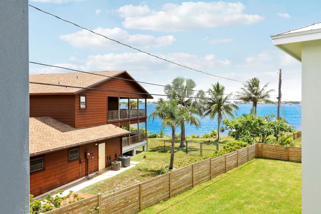 1023 NE Orange Avenue, Jensen Beach, FL 34957