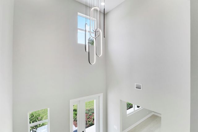 1023 NE Orange Avenue, Jensen Beach, FL 34957