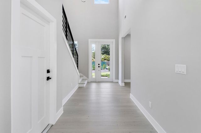 1023 NE Orange Avenue, Jensen Beach, FL 34957