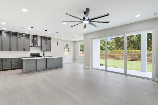 1023 NE Orange Avenue, Jensen Beach, FL 34957