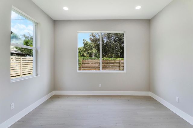 1023 NE Orange Avenue, Jensen Beach, FL 34957