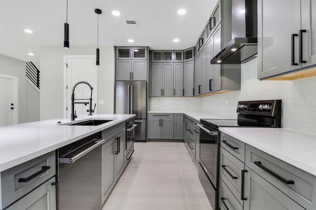 1023 NE Orange Avenue, Jensen Beach, FL 34957